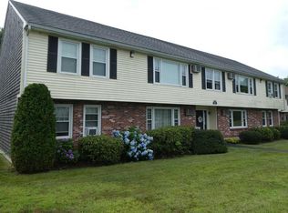 6 Cicero Dr APT 3, Lakeville, MA 02347