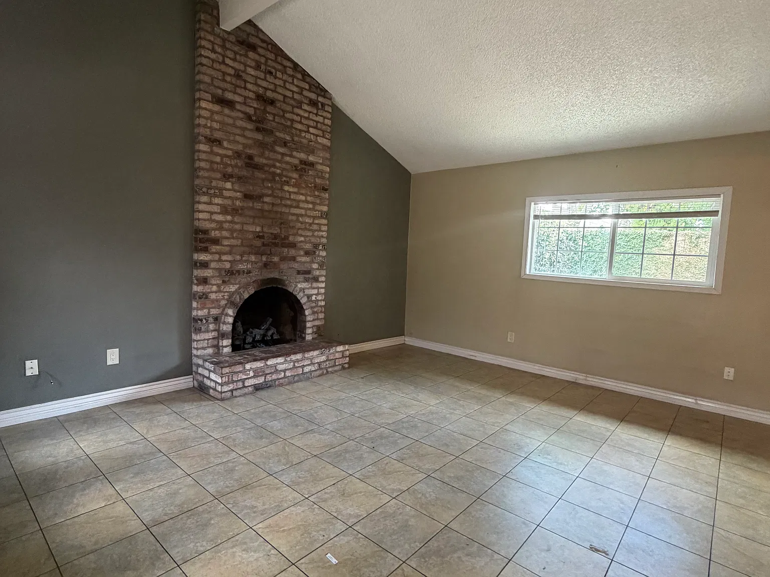 2 bed, 1228 sqft, $2,000 — Photo 3