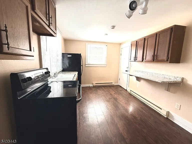 100 Main St #1 — Photo 22