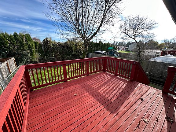 4th image of 11526 SE Linwood Ave