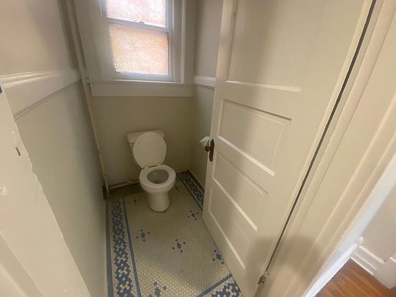 5th image of 119 W Burnett Ave APT 4