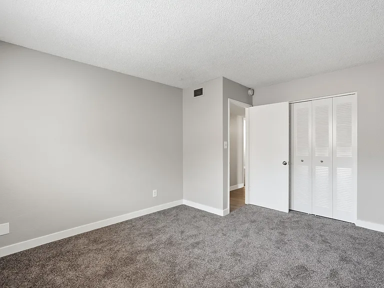 1867 E Alameda Dr — Photo 21