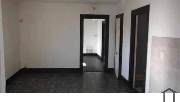 8 bed, 3540 sqft, $1,100 — Photo 3
