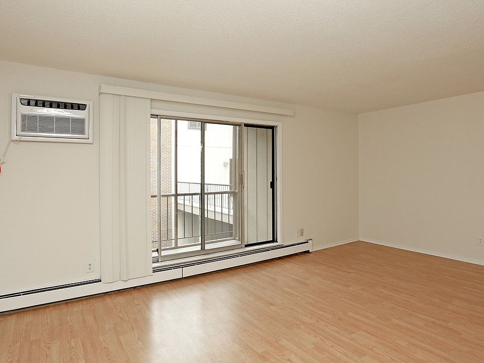 1st image of 1425 & 1427 Colorado Ave S #1425-207