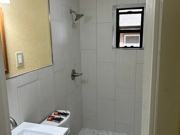 1126 McKinley Ave — Photo 5