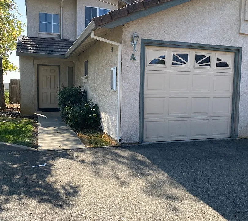 1023 Burton Dr