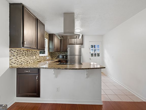 5th image of 2139 Trailwood Rd