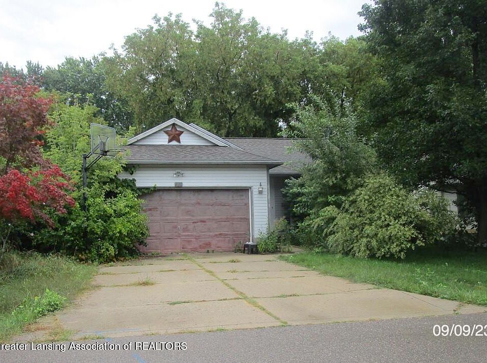 1st image of 220 Winding River Dr #2