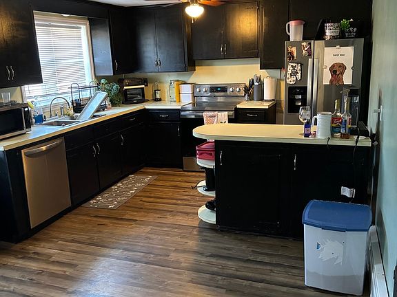 4th image of 356B College St