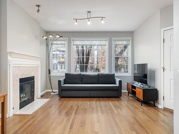 3rd image of 2906 N Damen Ave #1