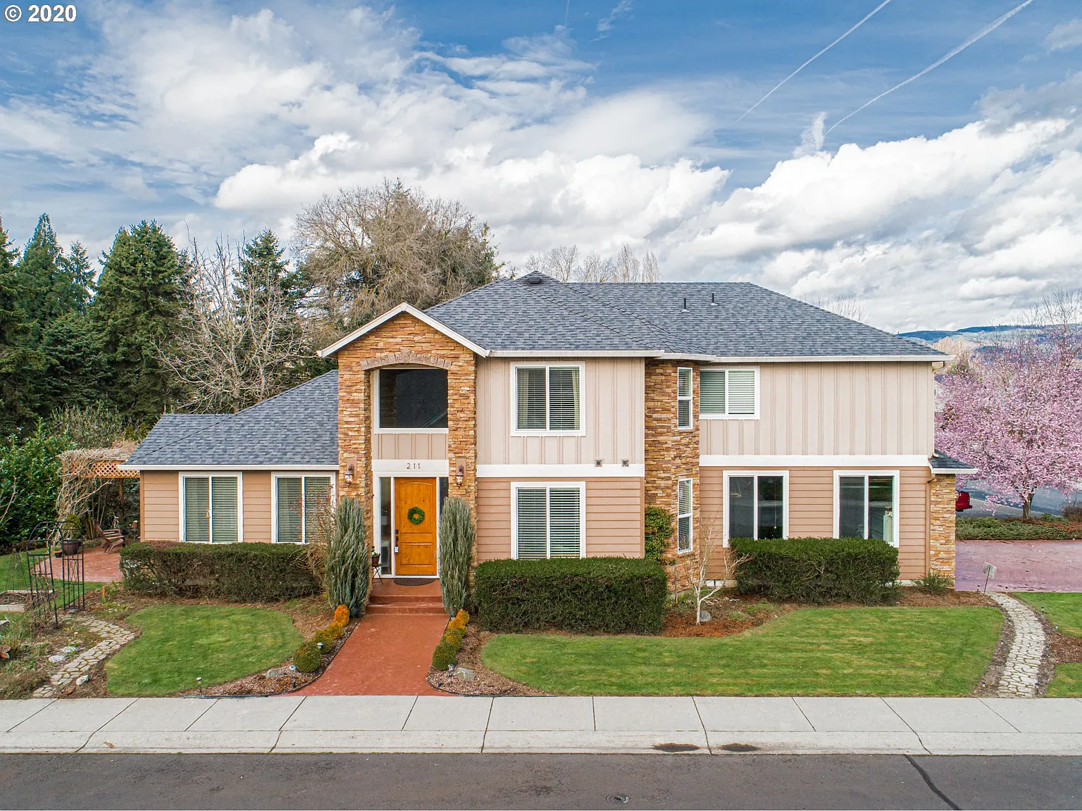 211 Misty Ln photo 1