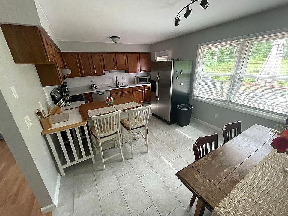 1st image of 13 Pines Ct