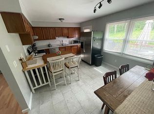 13 Pines Ct, Albany, NY 12203