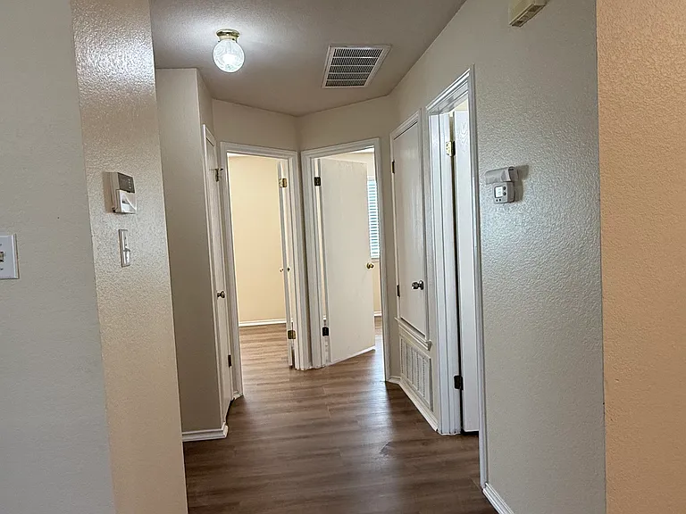 311 McCarthur Dr — Photo 18