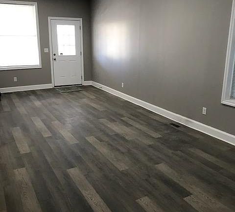 4th image of 55 W Park Ave #55