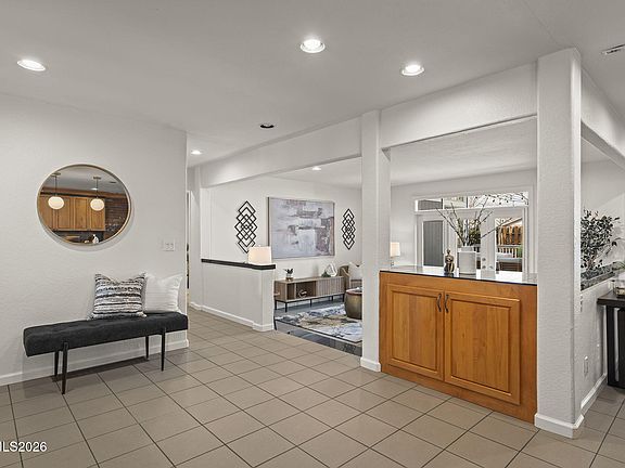 4th image of 1895 Allen St