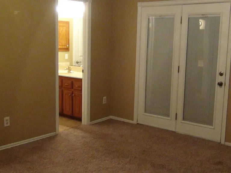 2604 Andrea Ct — Photo 12