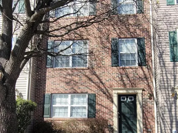 102 Regina Ln, Fredericksburg, VA 22405