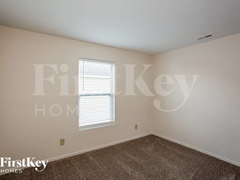 15393 Border Dr — Photo 11