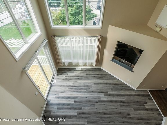 4th image of 551 Anhinga Dr