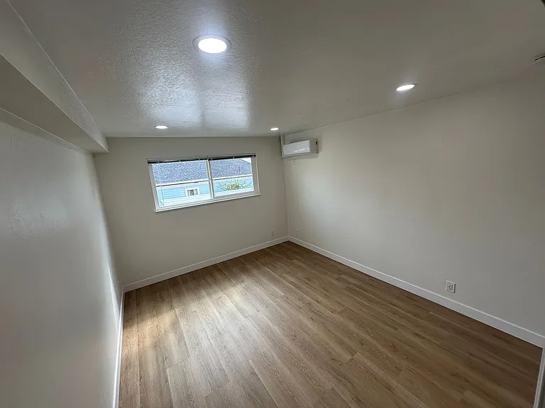 REGENT 140, LLC — Photo 21