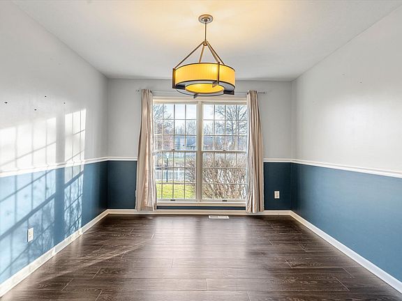4th image of 920 Finch Dr