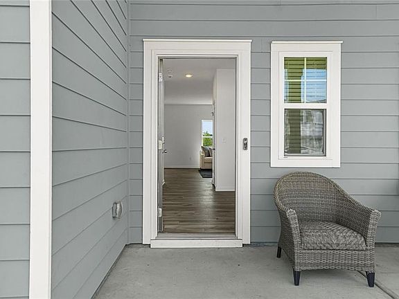 5th image of 2313 Hedgeview Rd