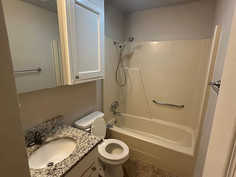 725 Peregrine Dr — Photo 7