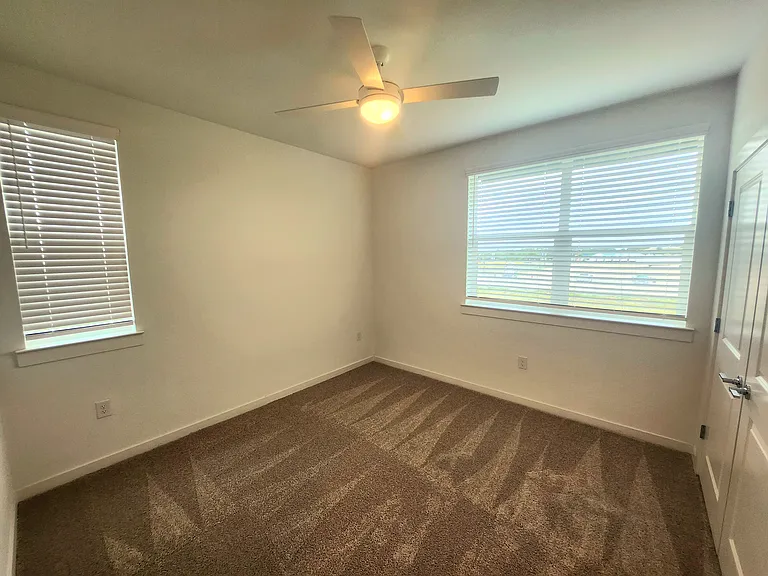 Decker Ln — Photo 4