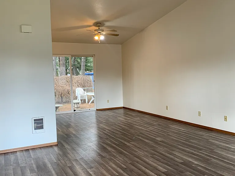 1117 W Kristen Ave — Photo 9