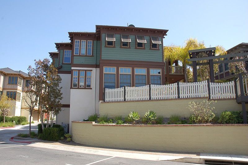 1st image of 2548 Bungalow Pl