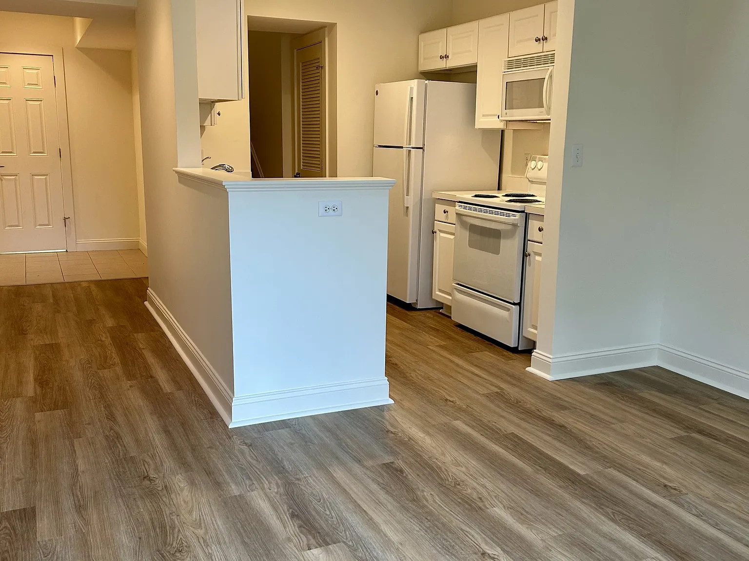 Warner Woods Apartments — Photo 3