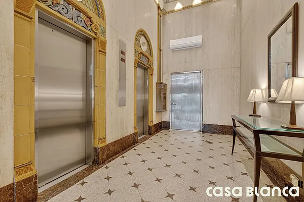 Entry / hallway, photo 1