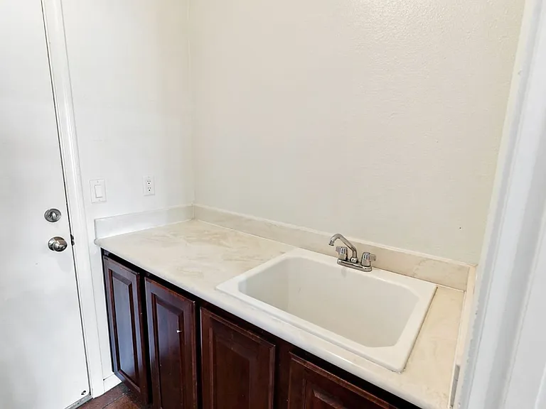 6509 Collingsworth St — Photo 14