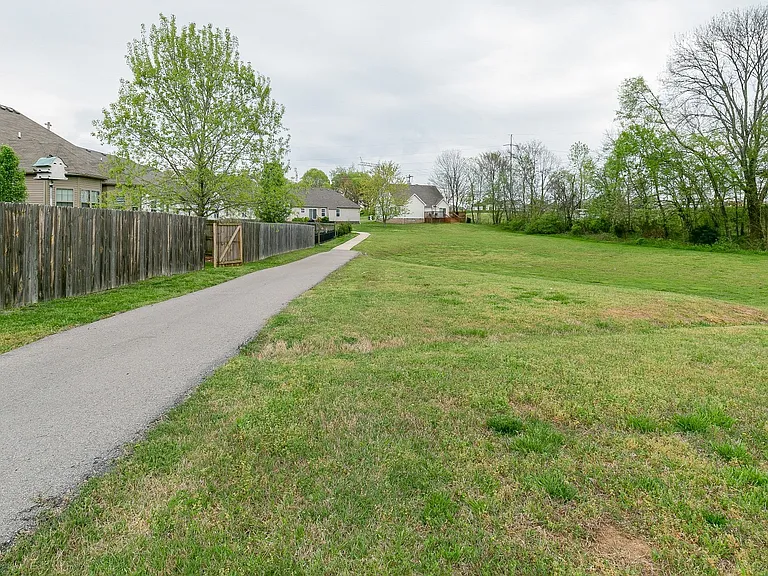 7032 Nickalus Way — Photo 35