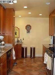 3rd image of 3039 Keith Dr
