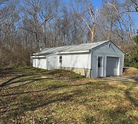 3rd image of 35 Sipples Hill Road