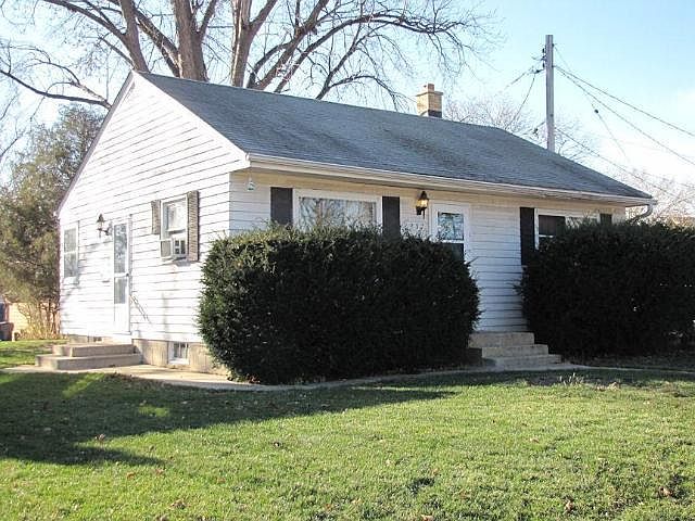 1st image of 6937 W Tallmadge Pl