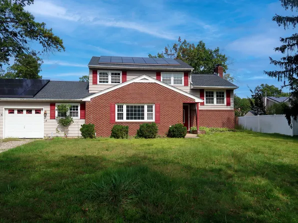 32 Morningside Dr, Toms River, NJ 08755