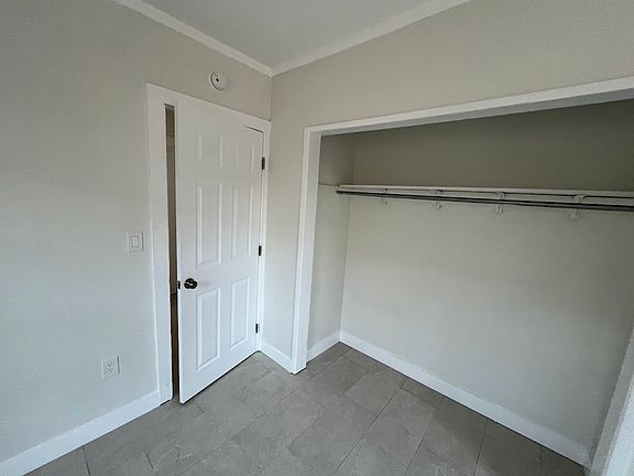 4th image of 6140 N Gaviota Ave