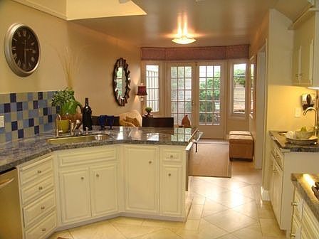 Kitchen / Breakfast Room 