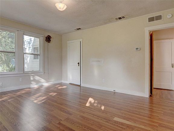 2nd image of 507 Ramona St