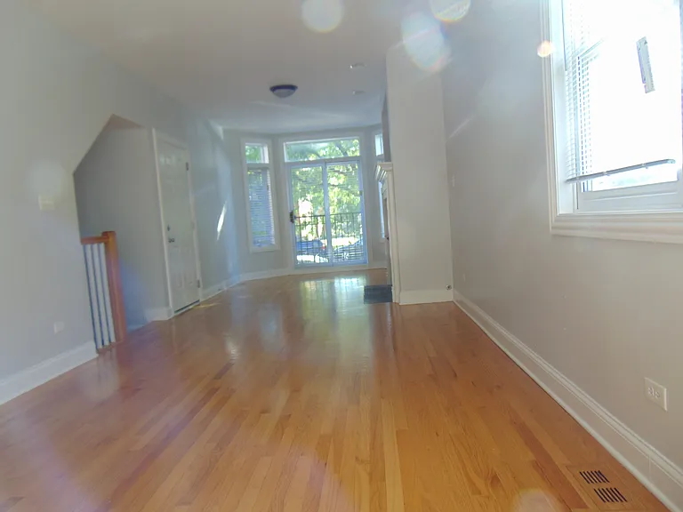 4222 S Indiana Ave #1 — Photo 2