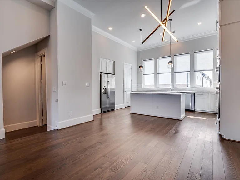 2262 Alterbrook Ln — Photo 8
