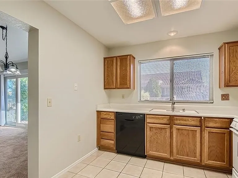 8729 Pennystone Ave — Photo 9