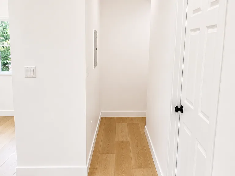 20730 Stagg St — Photo 9