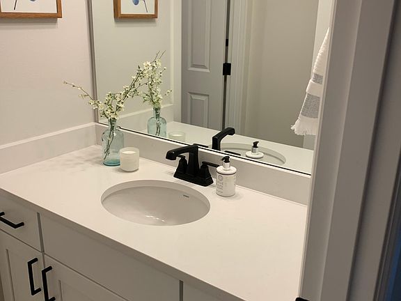 Full Hallway bathroom