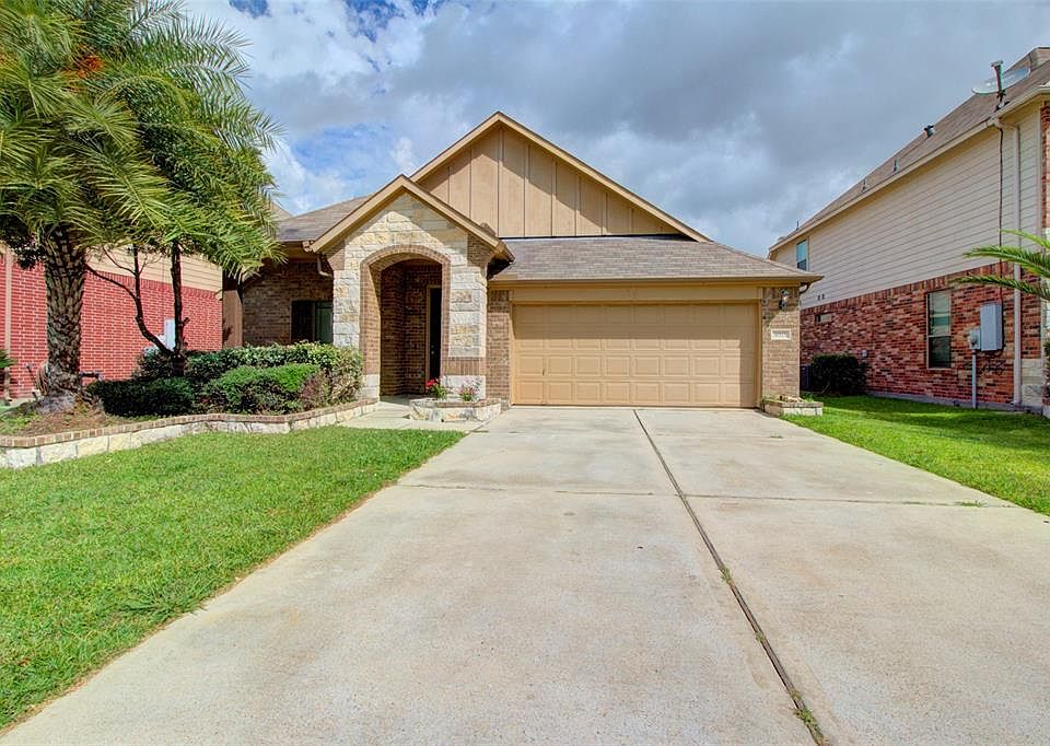 1st image of 4815 Sheila Dr