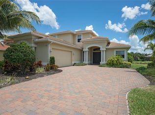 295 Saddlebrook Ln, Naples, FL 34110