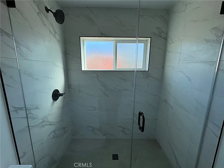 14165 Calvert St — Photo 20